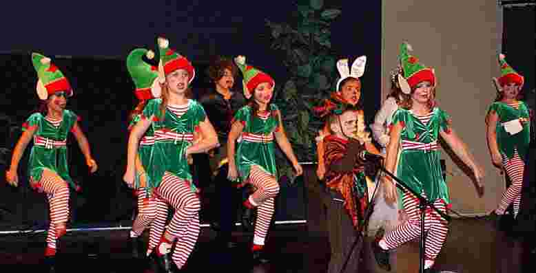 Fun Christmas Plays for Kids to Perform! - A Snow White Christmas!