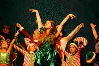 Christmas Plays for Kids to Perform! - A Christmas Wizard of Oz!