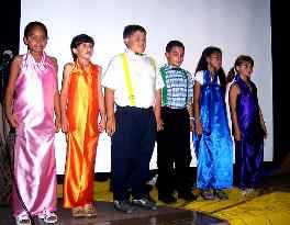 The Wizard of Oz Large Cast School Play - Now a Wonderful Christmas Musical!