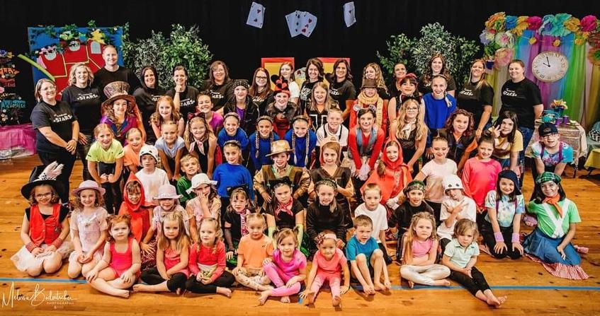 Alice in Wonderland Large Cast Kids Play