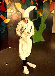 Medium Cast Play - Alice in Wonderland