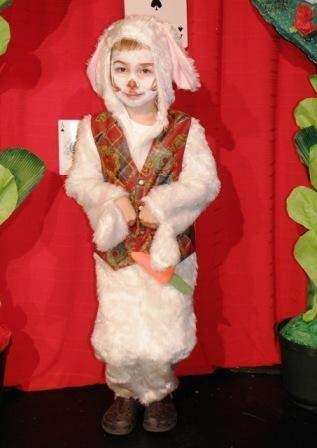 Young Kids Love ArtReach's Allice in Wonderland!