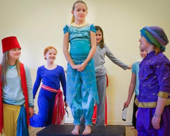 Kids perform Aladdin