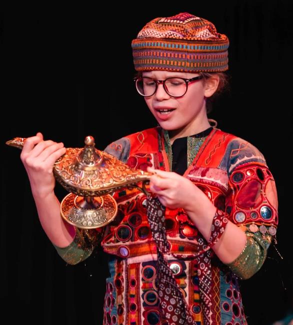 Magic lamp in Aladdin plyscript