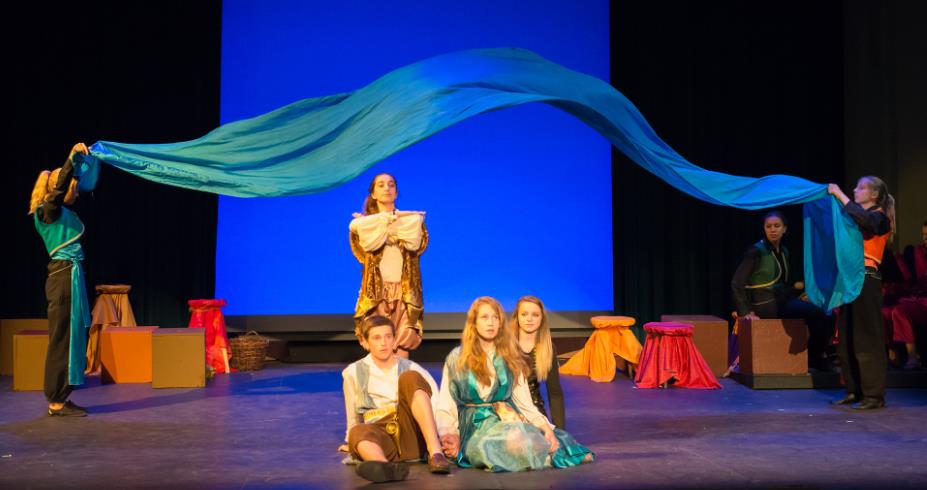 High School Students Perform Aladdin