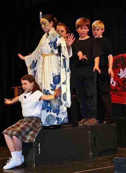 School Play for Children - A Thousand Cranes