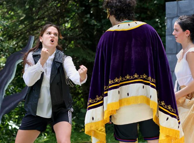 Drama and Comedy in ArtReach's Beauty and the Beast