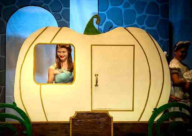 Fun play for kids to perform!
