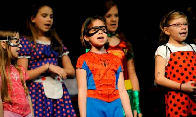 Children May Choose Their Favorite Toy to Perform! A Christmas Peter Pan!