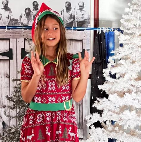 Kids perform in Christmas Musical.
