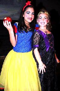 Children's Christmas Musicals and Plays - A Snow White Christmas!