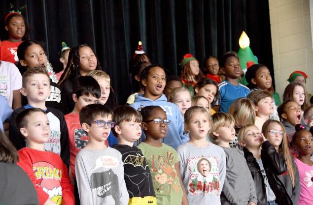 Kids love to perform for ArtReach's A Christmas Wizard of Oz
