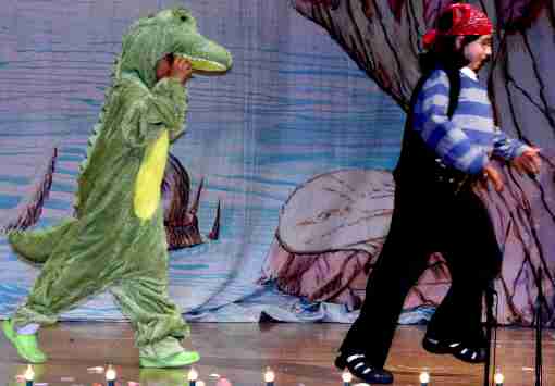 Christmas Musicals and Plays for Children! A Christmas Peter Pan!