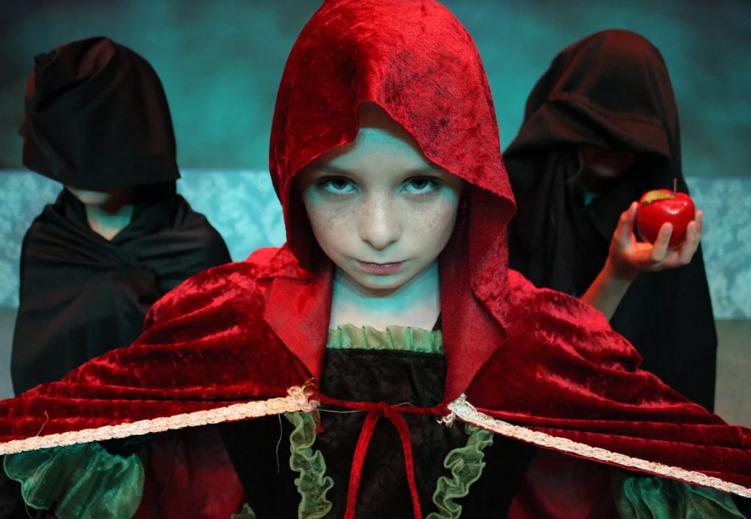Snow White Play for Kids!