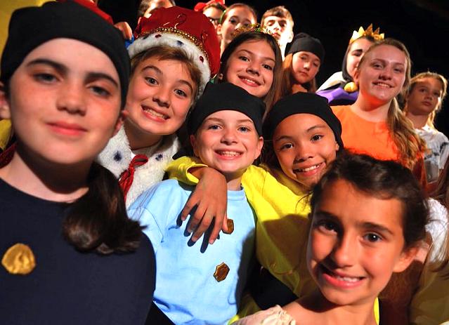 Kids Love ArtReach's Snow White!