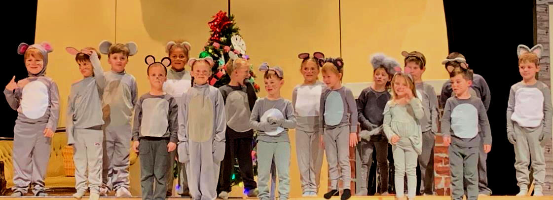Christmas mice steal the show!