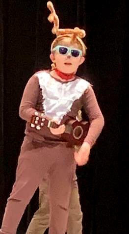 Kids play reindeers!