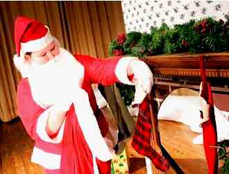 Santa Saves the Day in Twas the Night Before Christmas!
